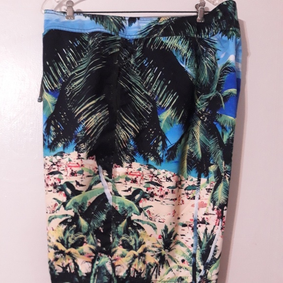 Old navy MENS swim trunks - Picture 4 of 6